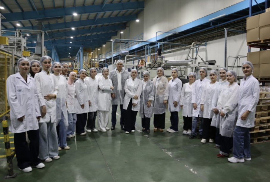 ADNSU tələbələri istehsalat prosesi ilə yaxından tanış olublar