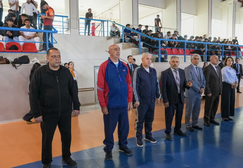 NDU-da birinci kurslar voleybolda yarışır