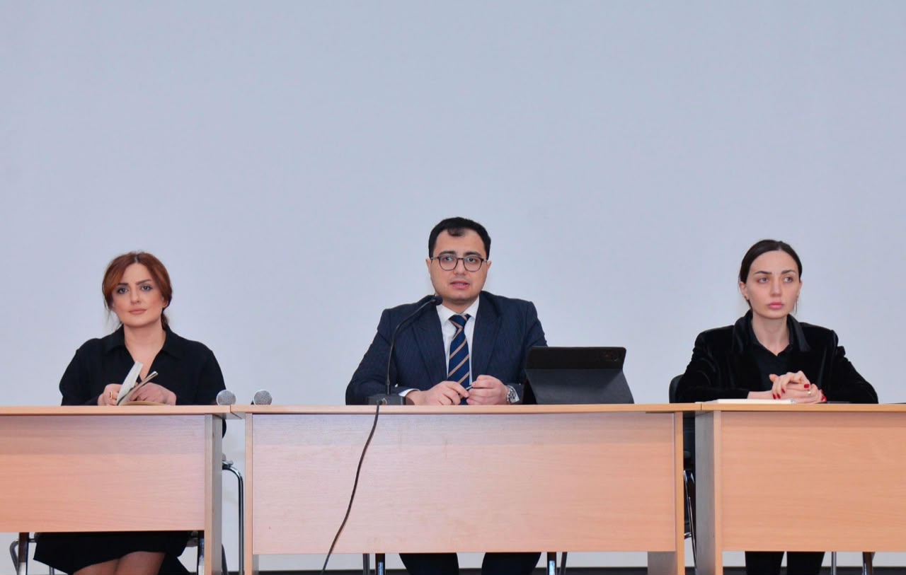 Bakı məktəblərində təhsilin keyfiyyətinin artırılması müzakirə edilib