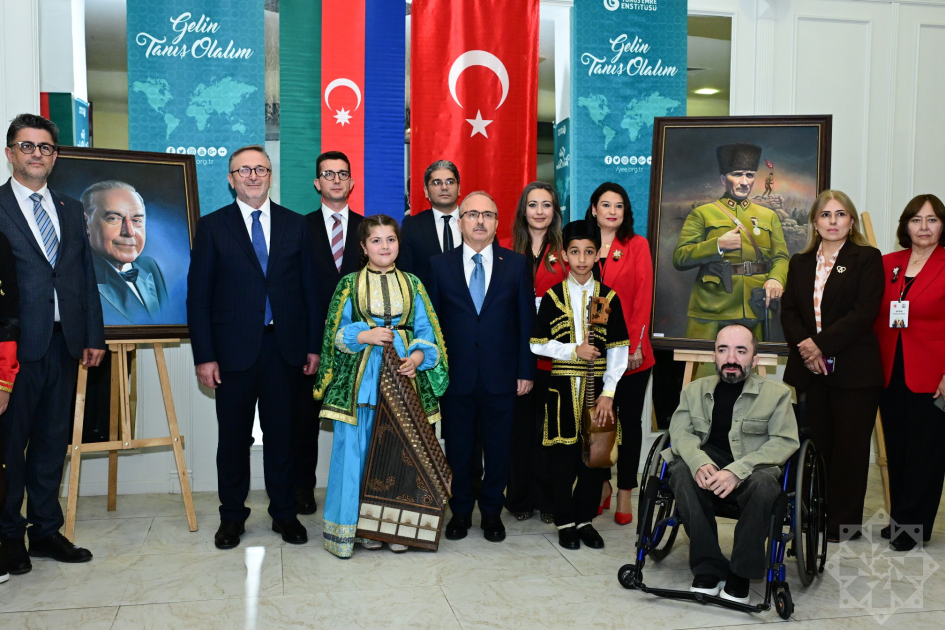 Çanaqqaladan Bakıya - Ortaq mədəniyyət” sərgisinin açılışı olub