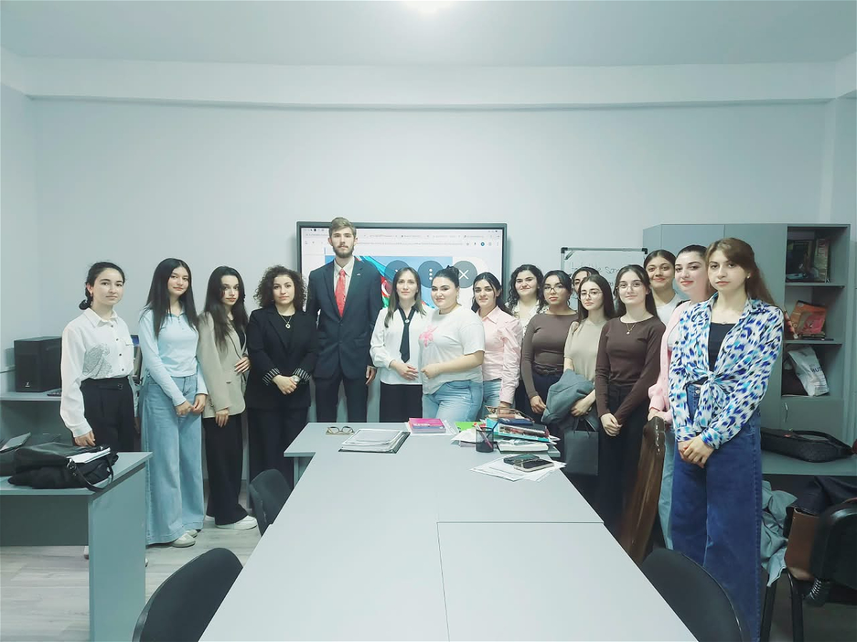 İki Fakültə Bir Dərsdə