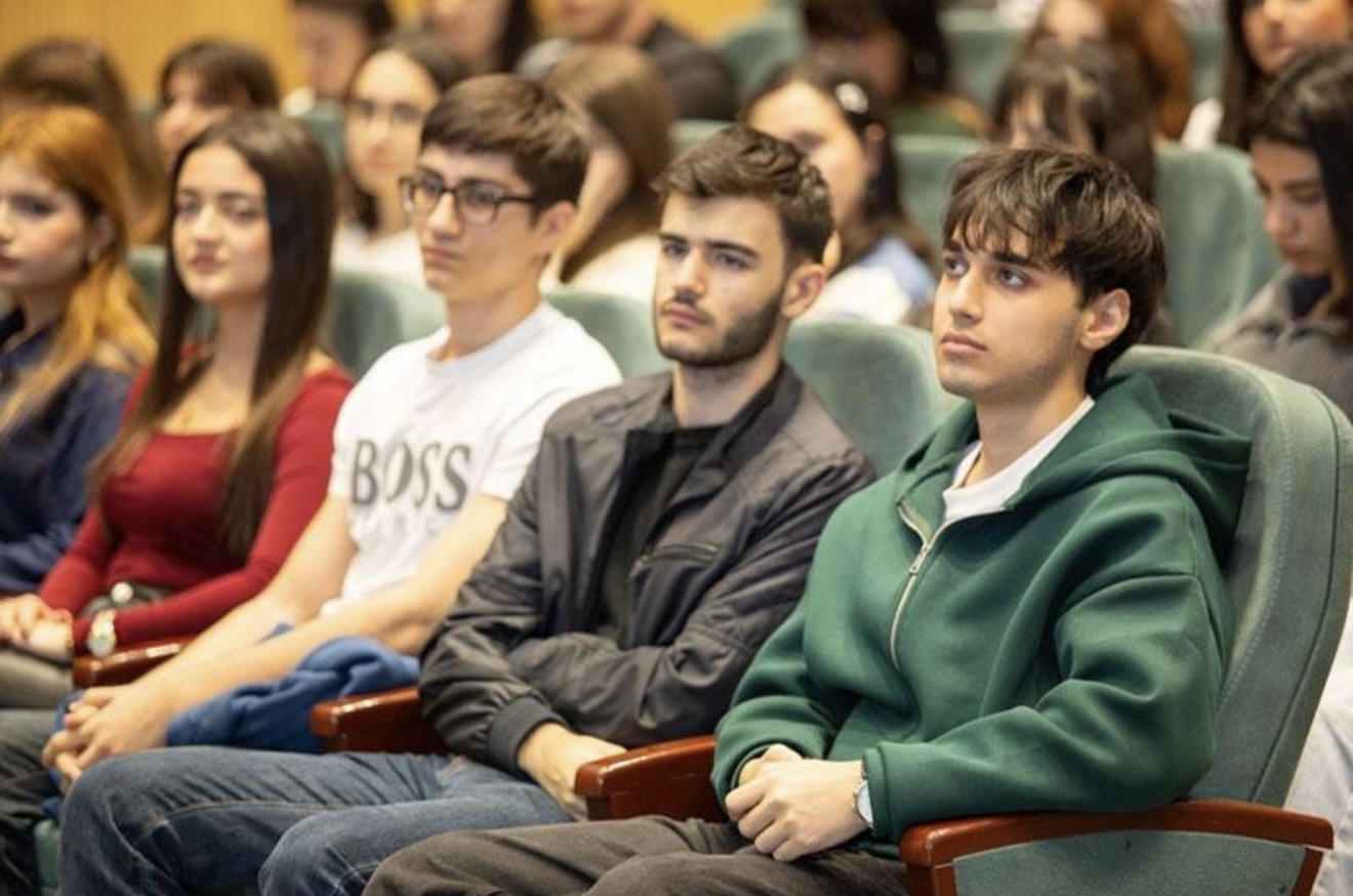 UNEC-də leykemiya ilə bağlı maarifləndirmə tədbiri keçirilib