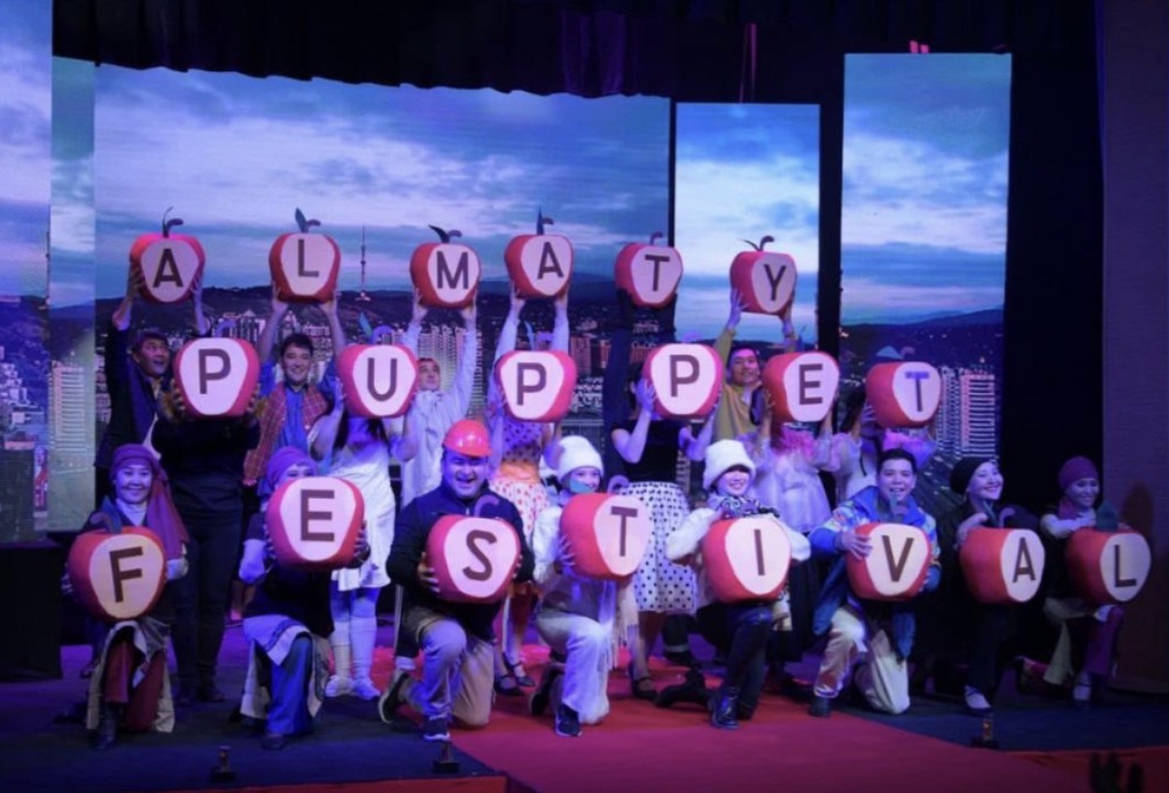Azərbaycan teatrı Qazaxıstanda keçirilən beynəlxalq kukla teatrları festivalında iştirak edib