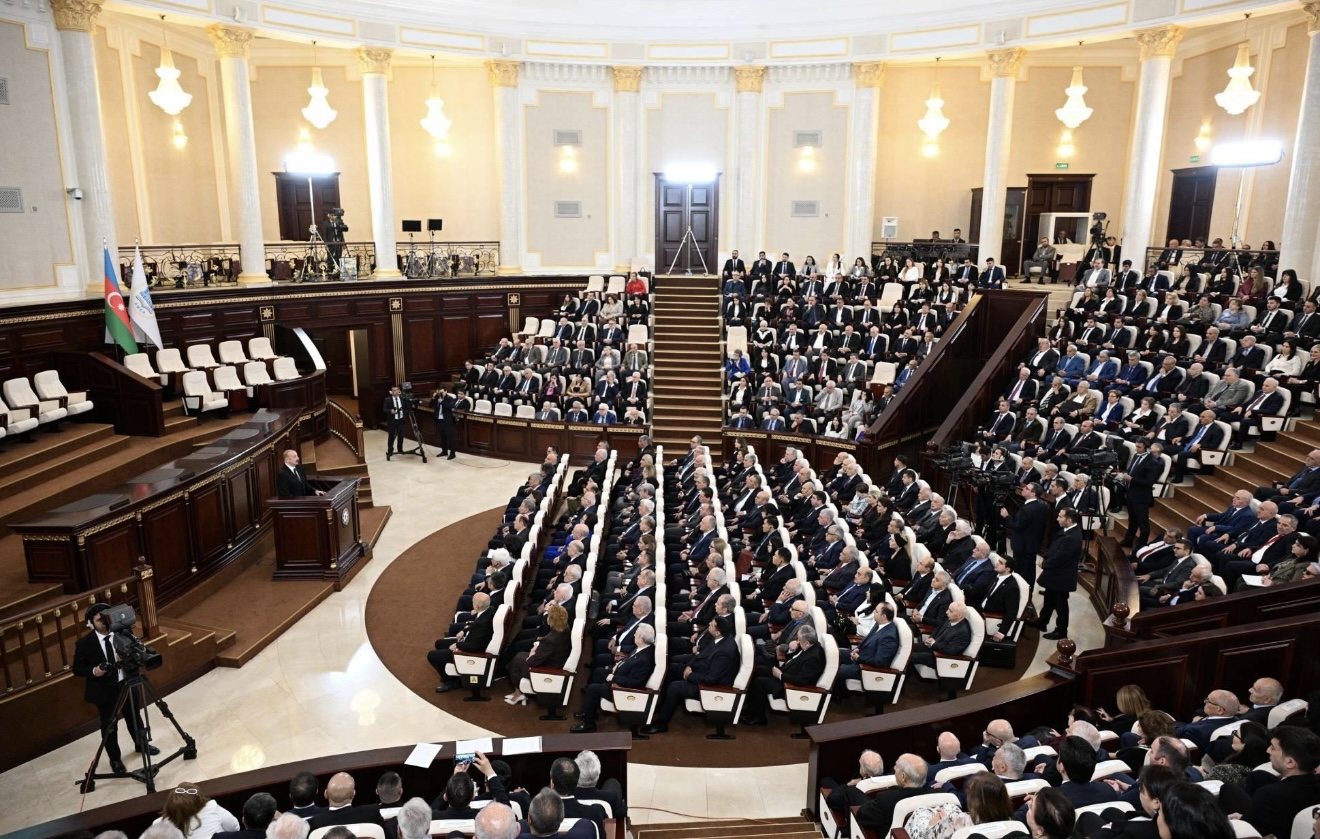 AMEA-da humanitar elmlərin missiyasına həsr olunan akademik forum keçirilib